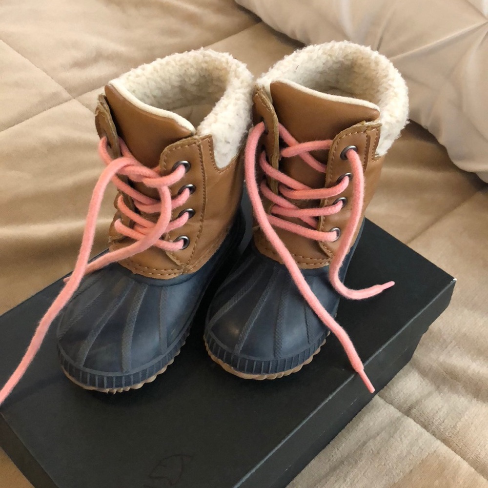 Gap winter boots used